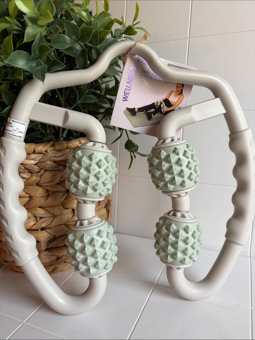 Wellness 360° Handheld Roller Massager in Pale Green